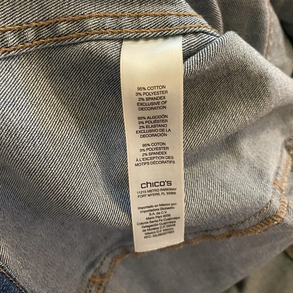 Chicos Jacket Womens 1 Medium Blue Denim Jean Lace Yoke Stretch Button Casual‎ - Picture 13 of 16